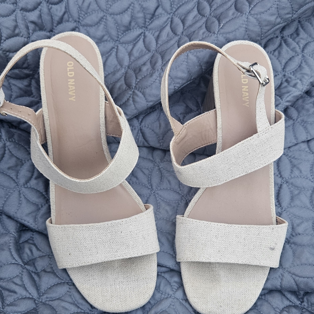 Old Navy Women's Tan Sandals